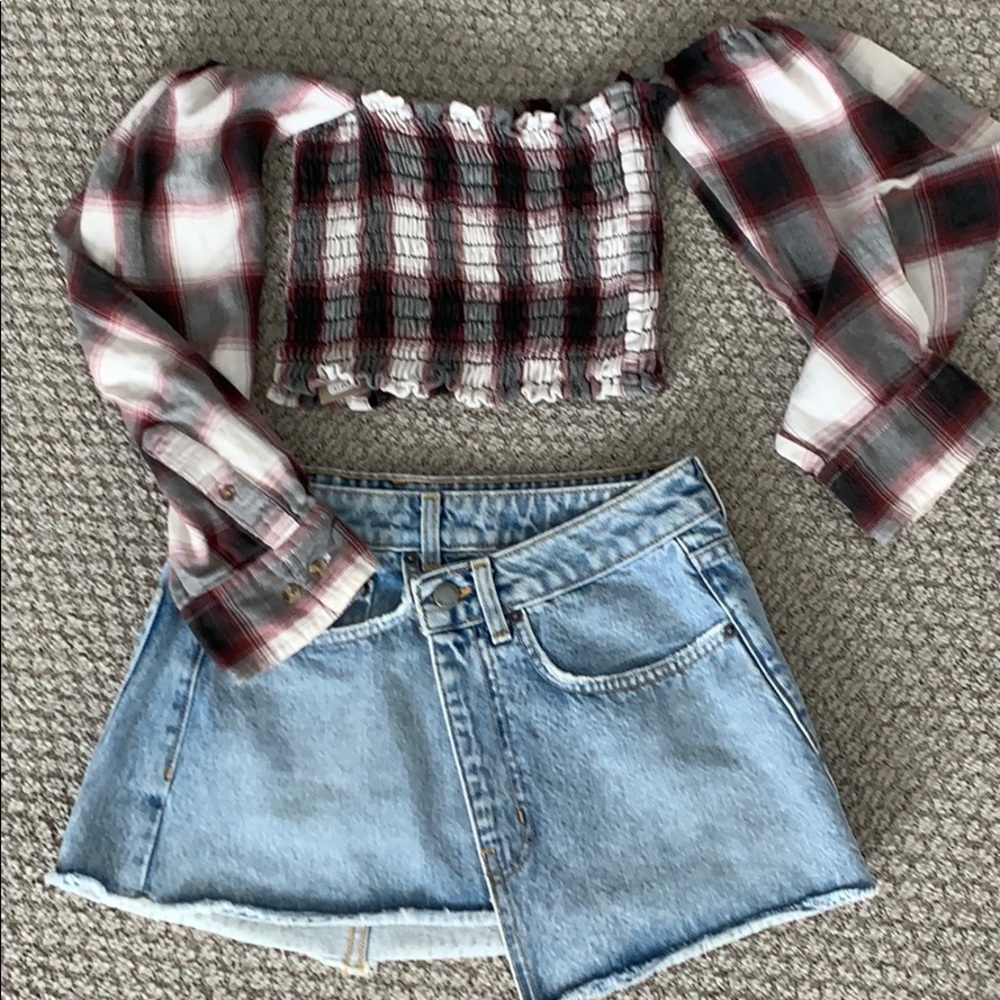 LF Cropped off the shoulder top